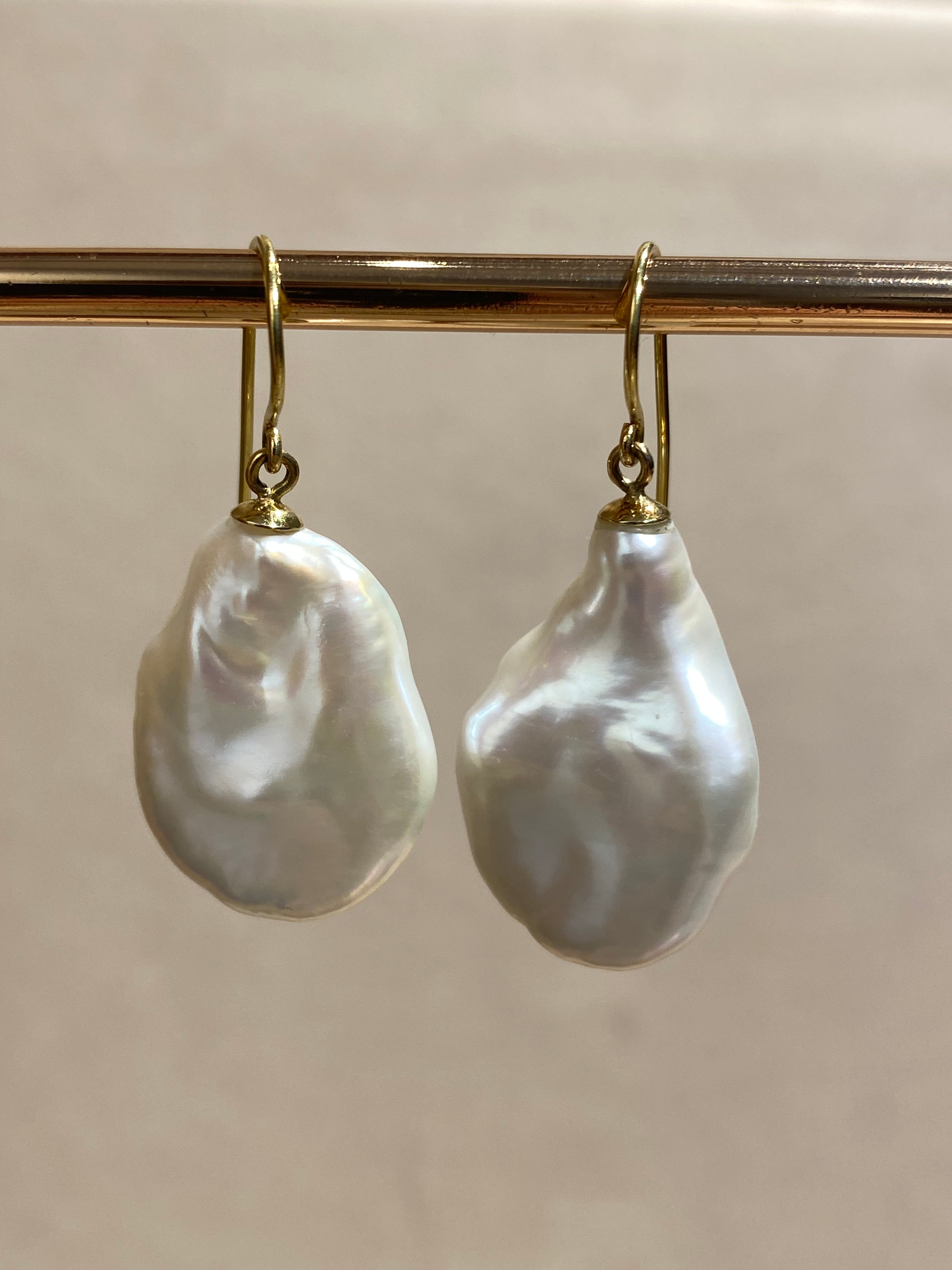 Keshi Parel Oorbellen