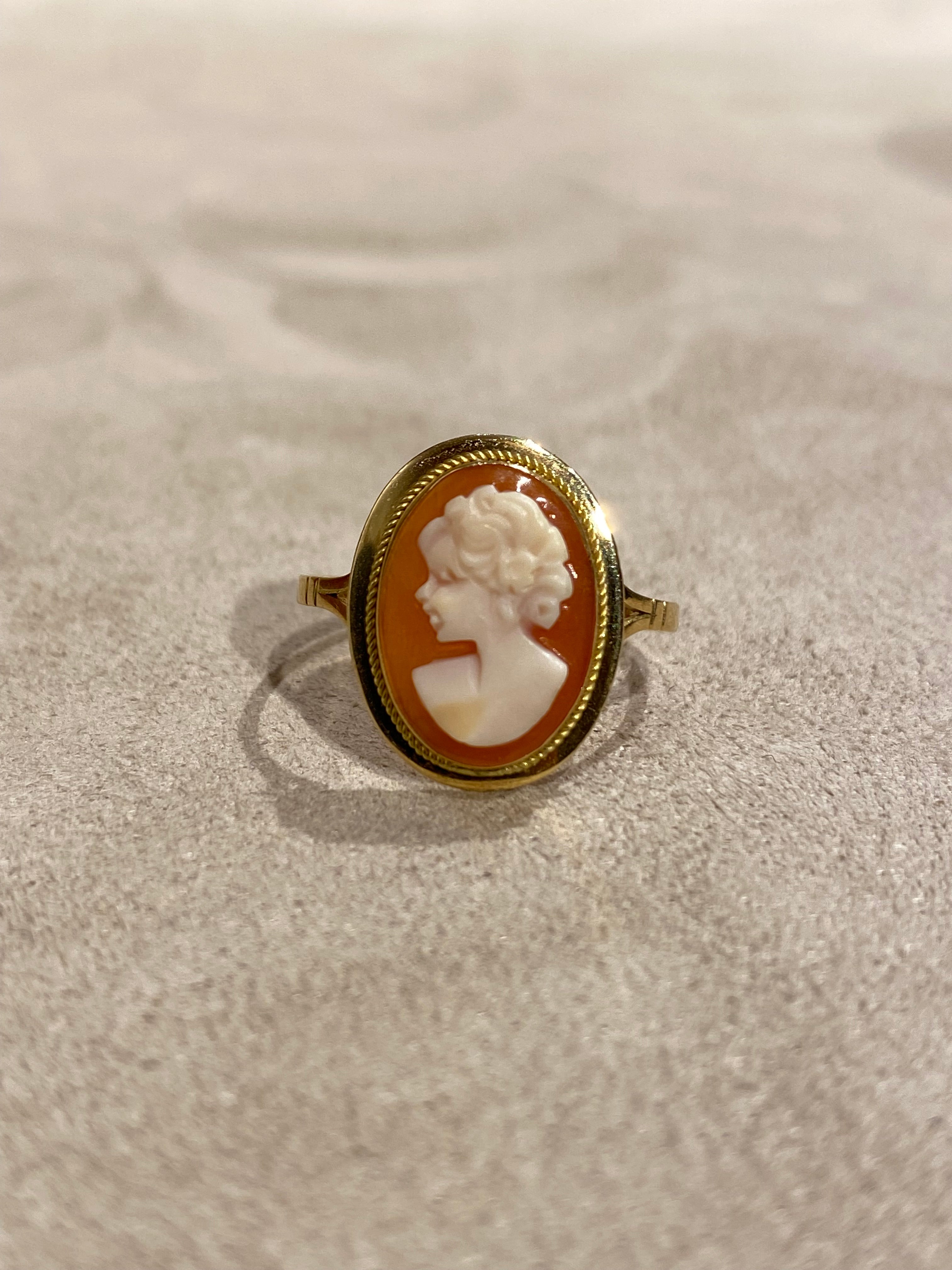 Camee Ring