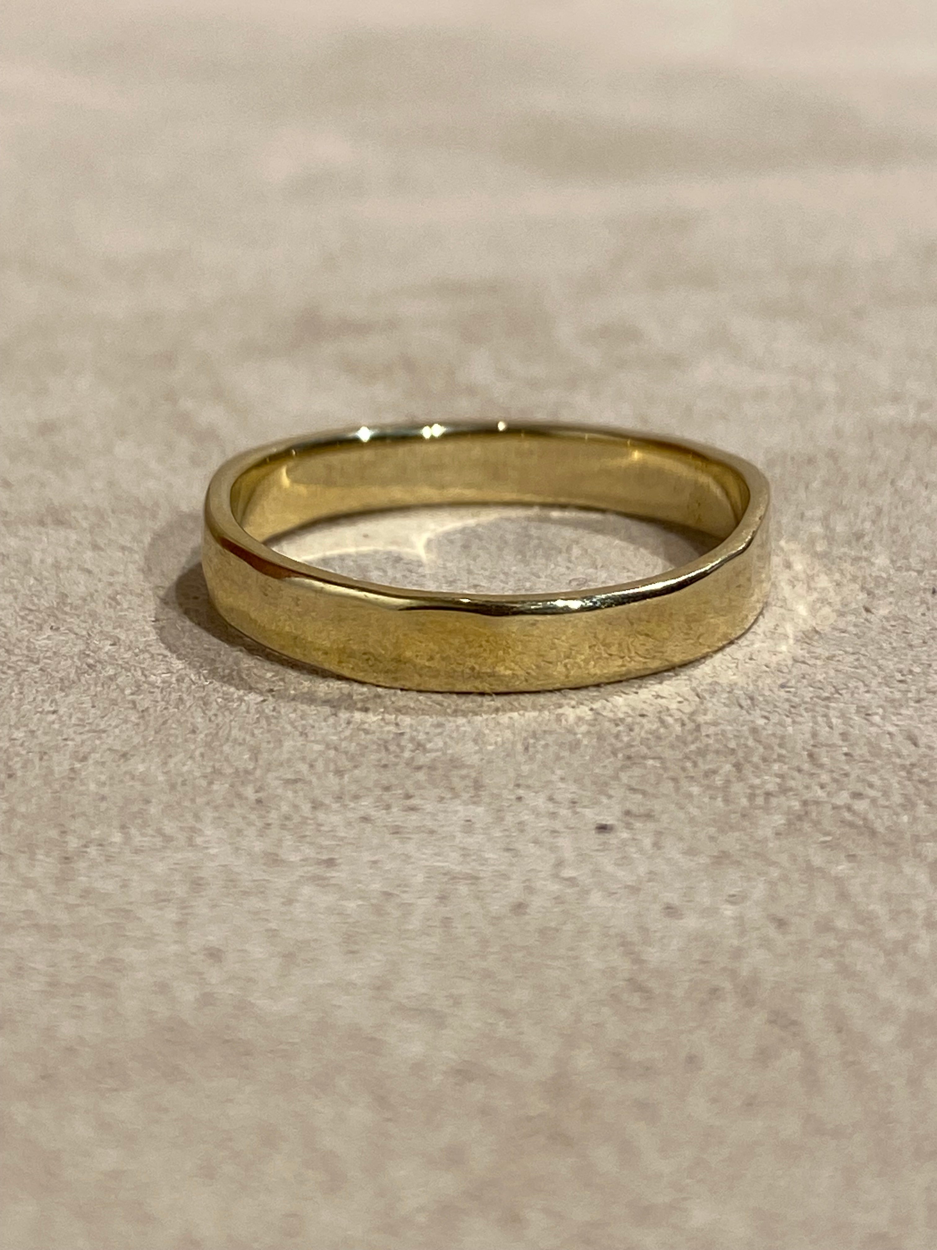 Amorfe Hamerslag Ring