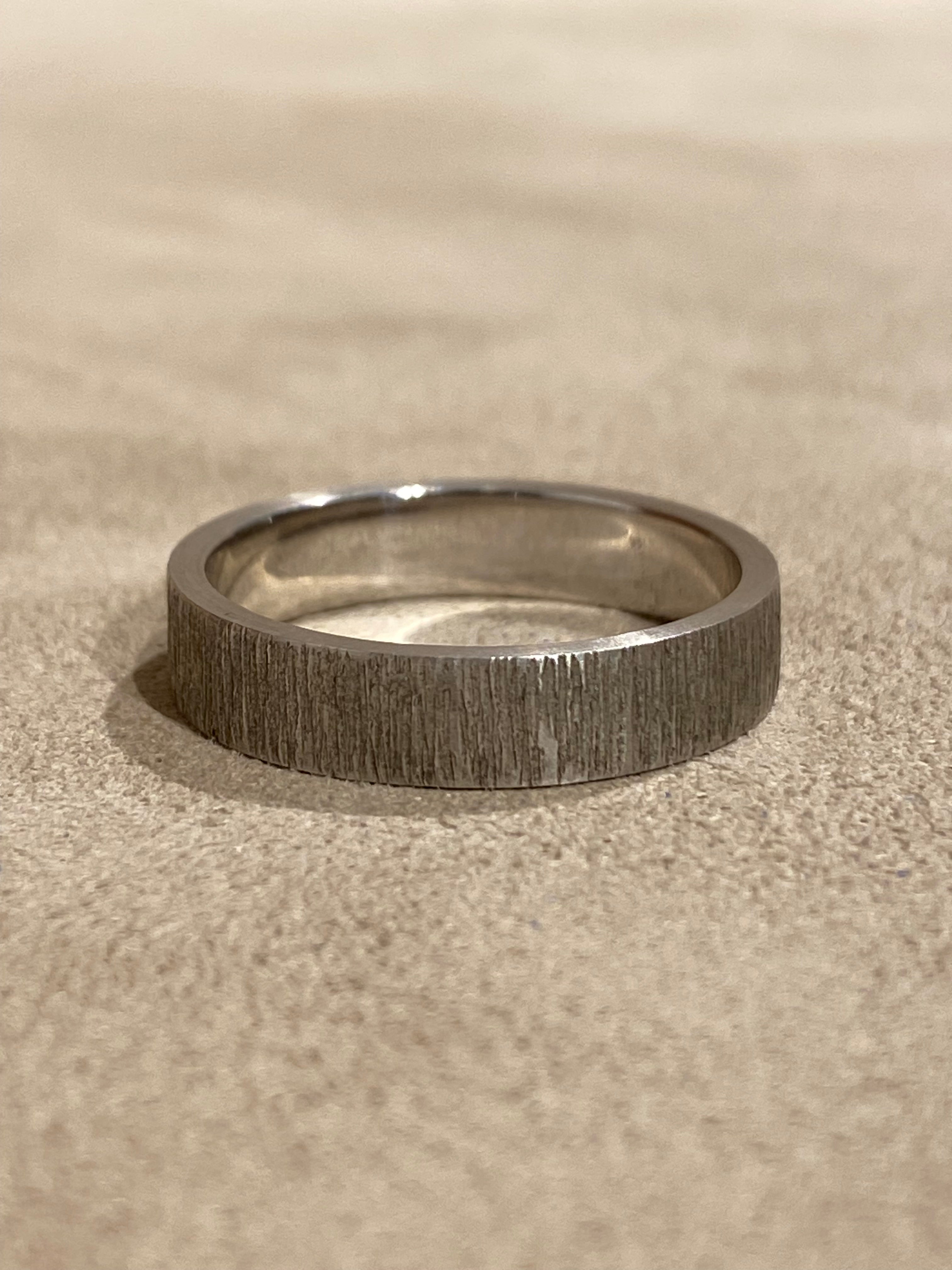 Witgouden Motief Ring