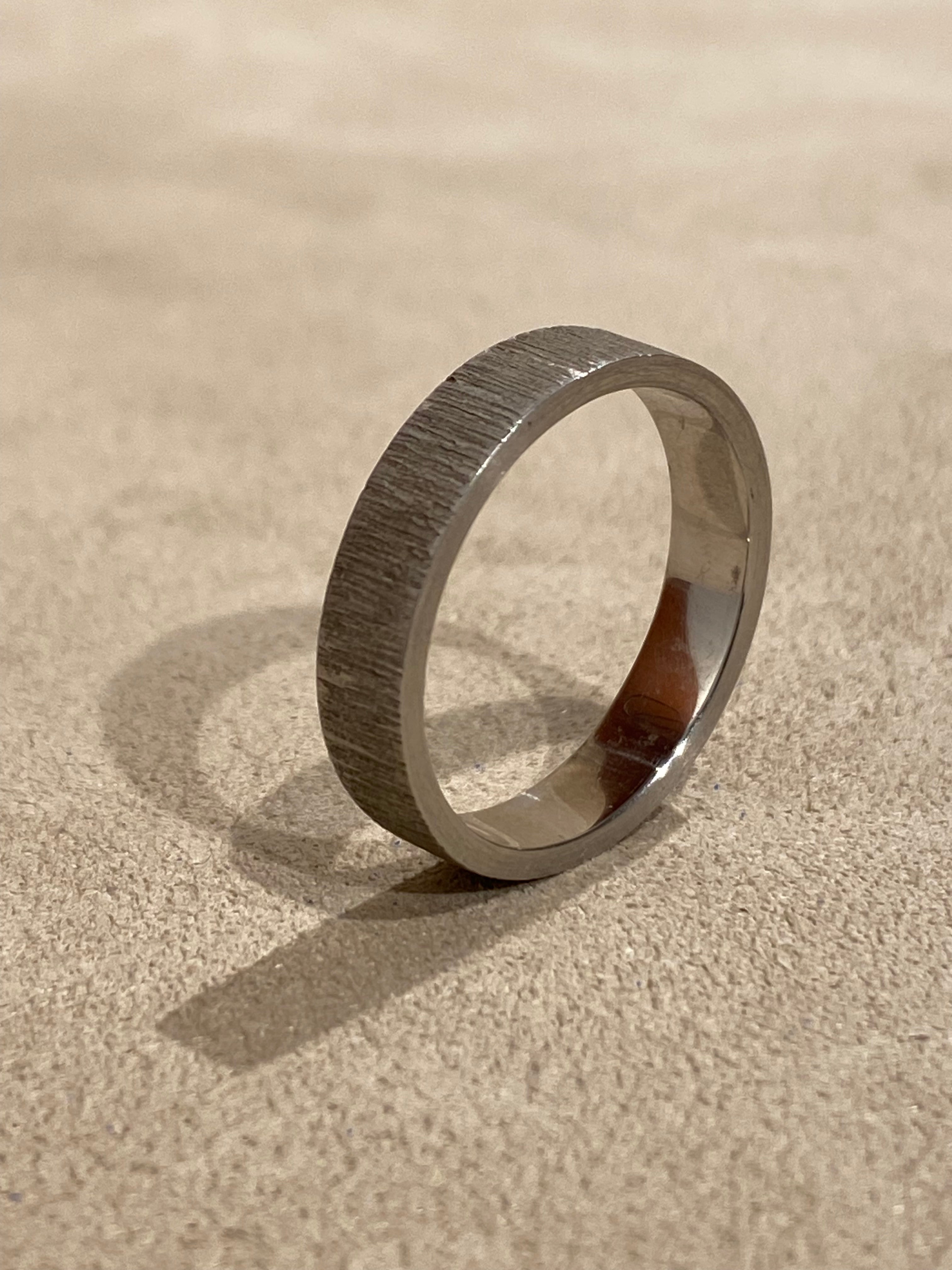 Witgouden Motief Ring