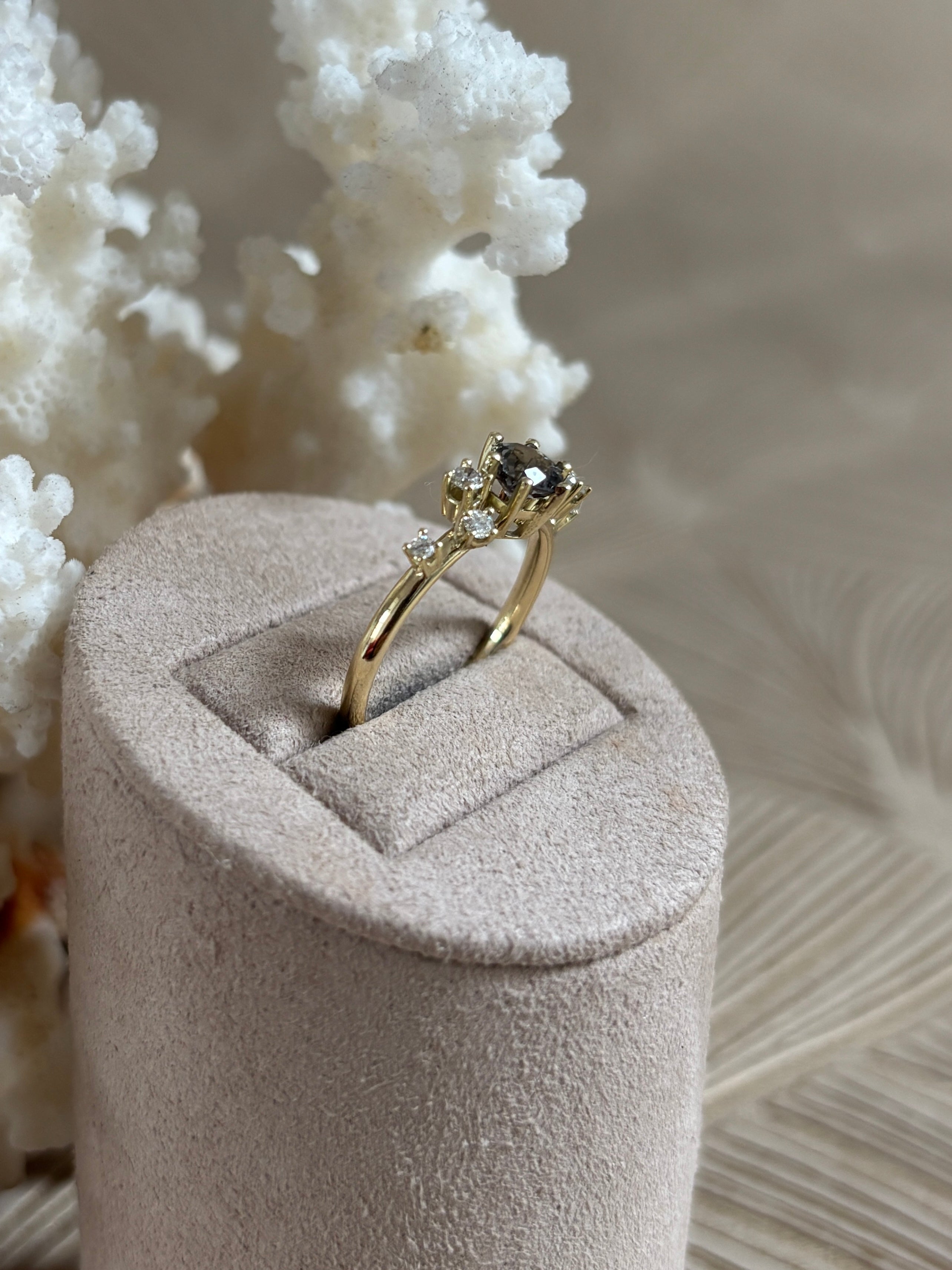 Spinel Diamant Ring