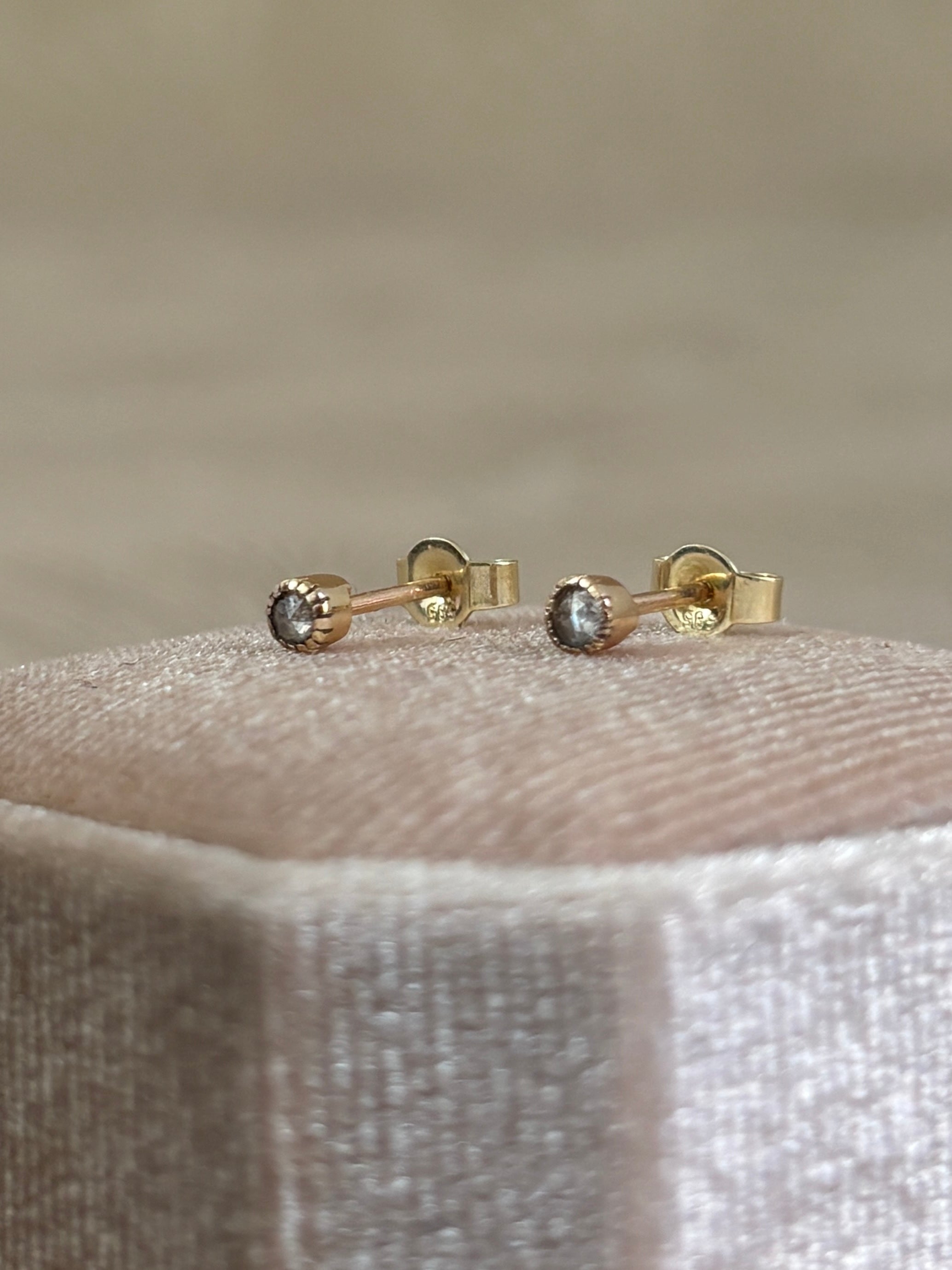 Grijze Diamant Oorknoppen