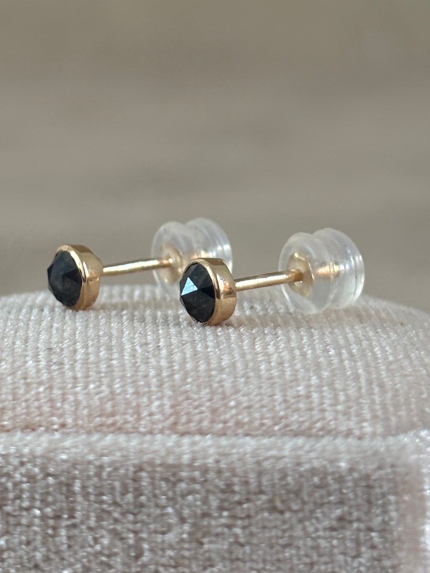 Zwarte Diamant Oorknoppen