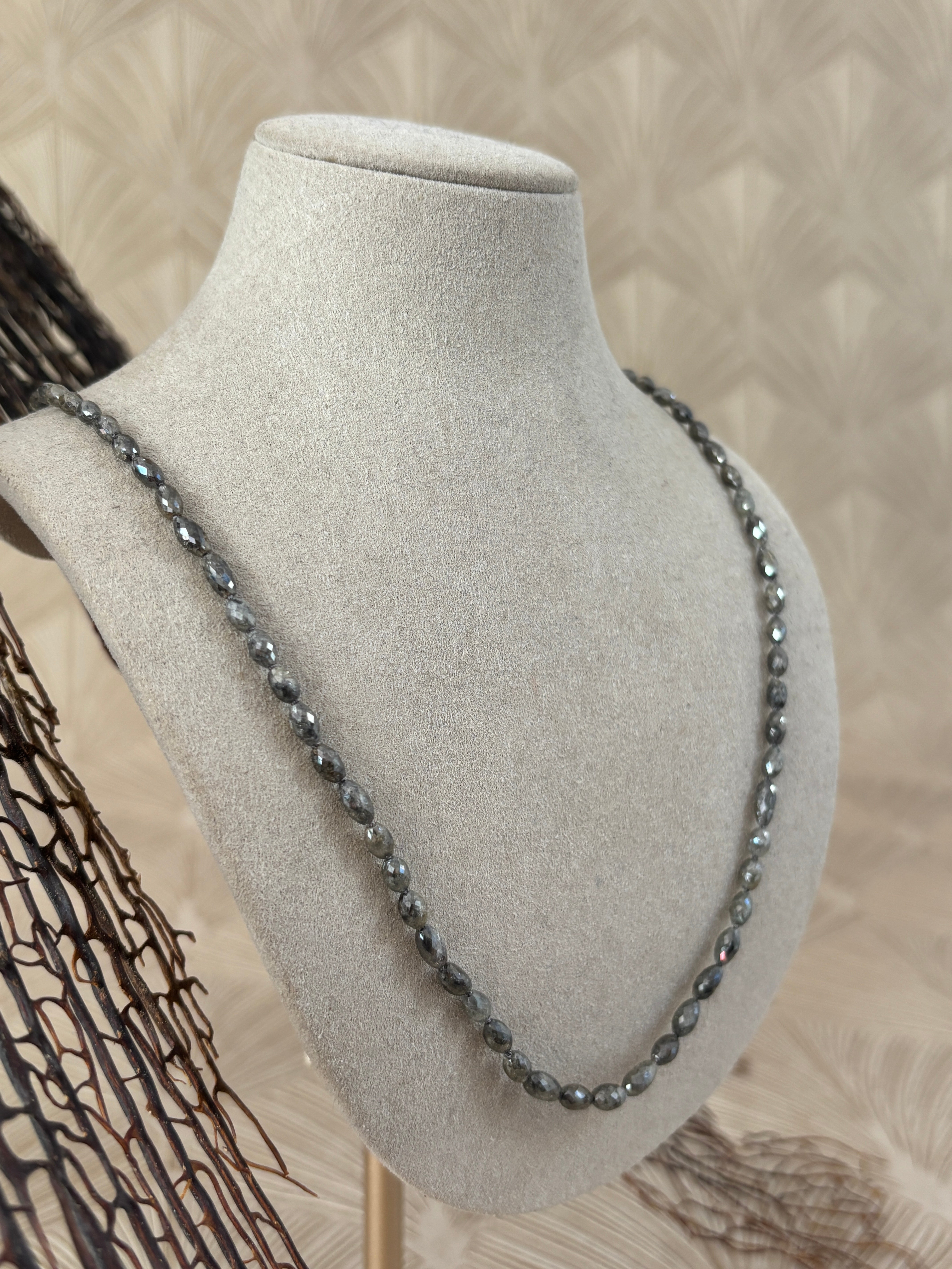 Grijze Diamant Olijf Ketting