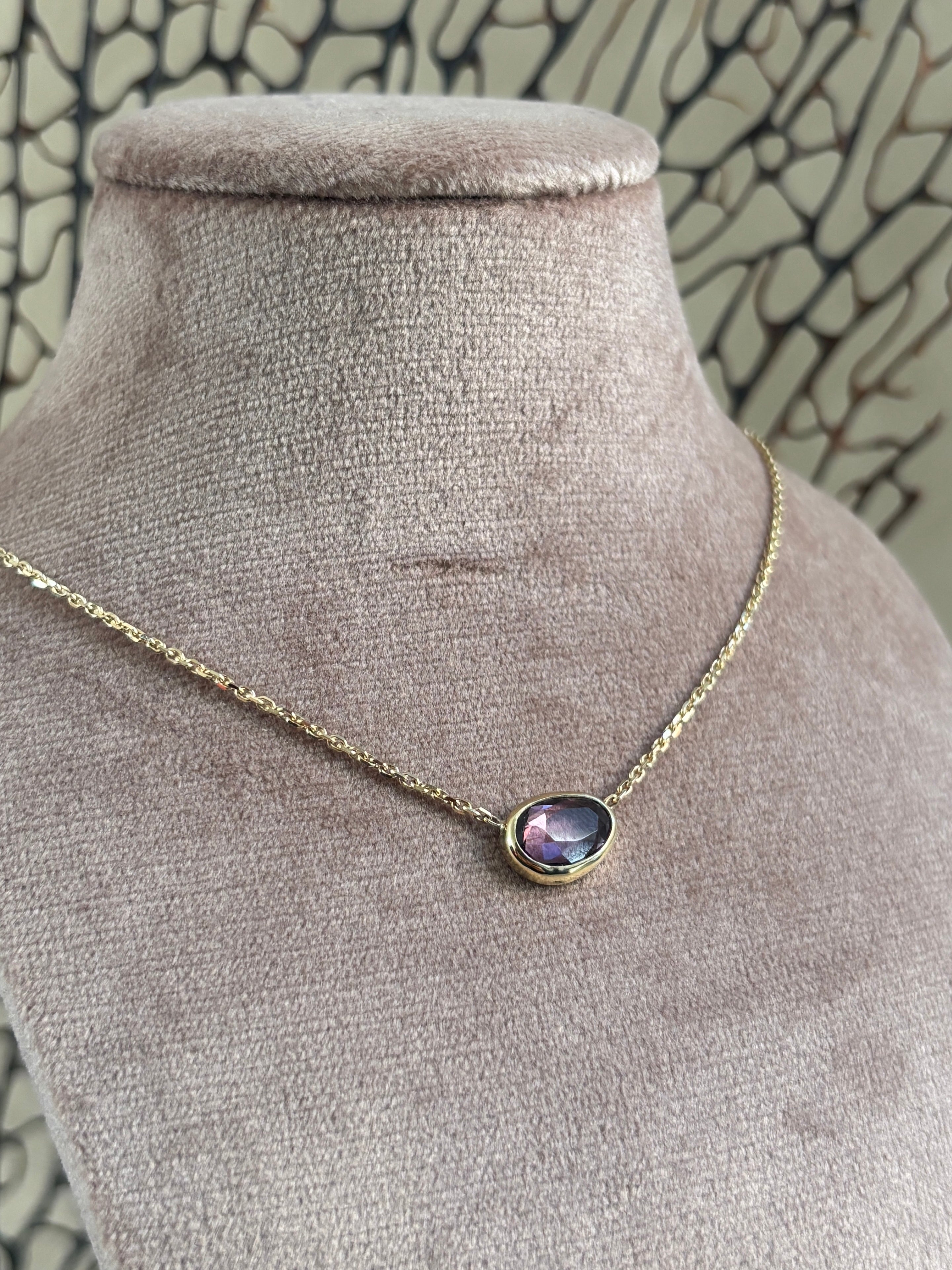 Amorf Spinel Ketting