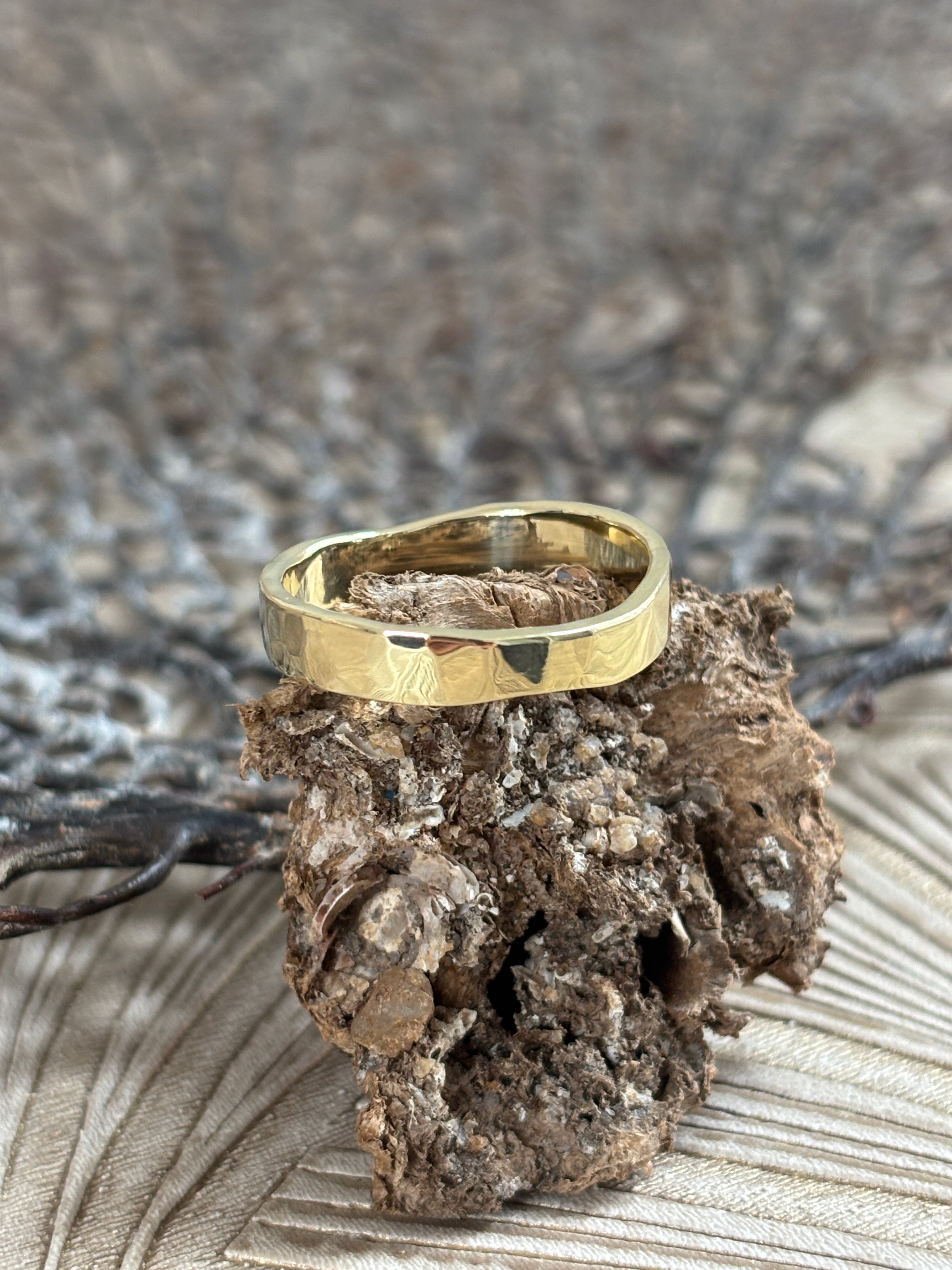 Hamerslag Amorf Ring