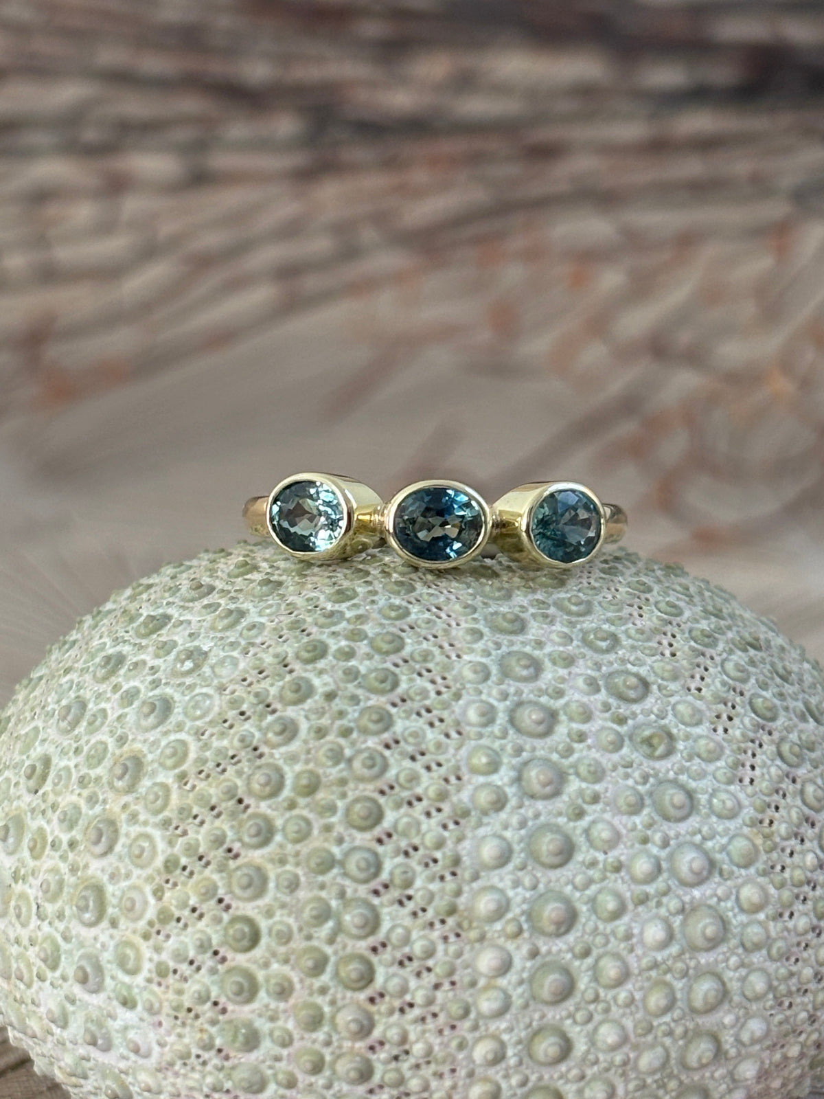 Drie Saffieren Ring