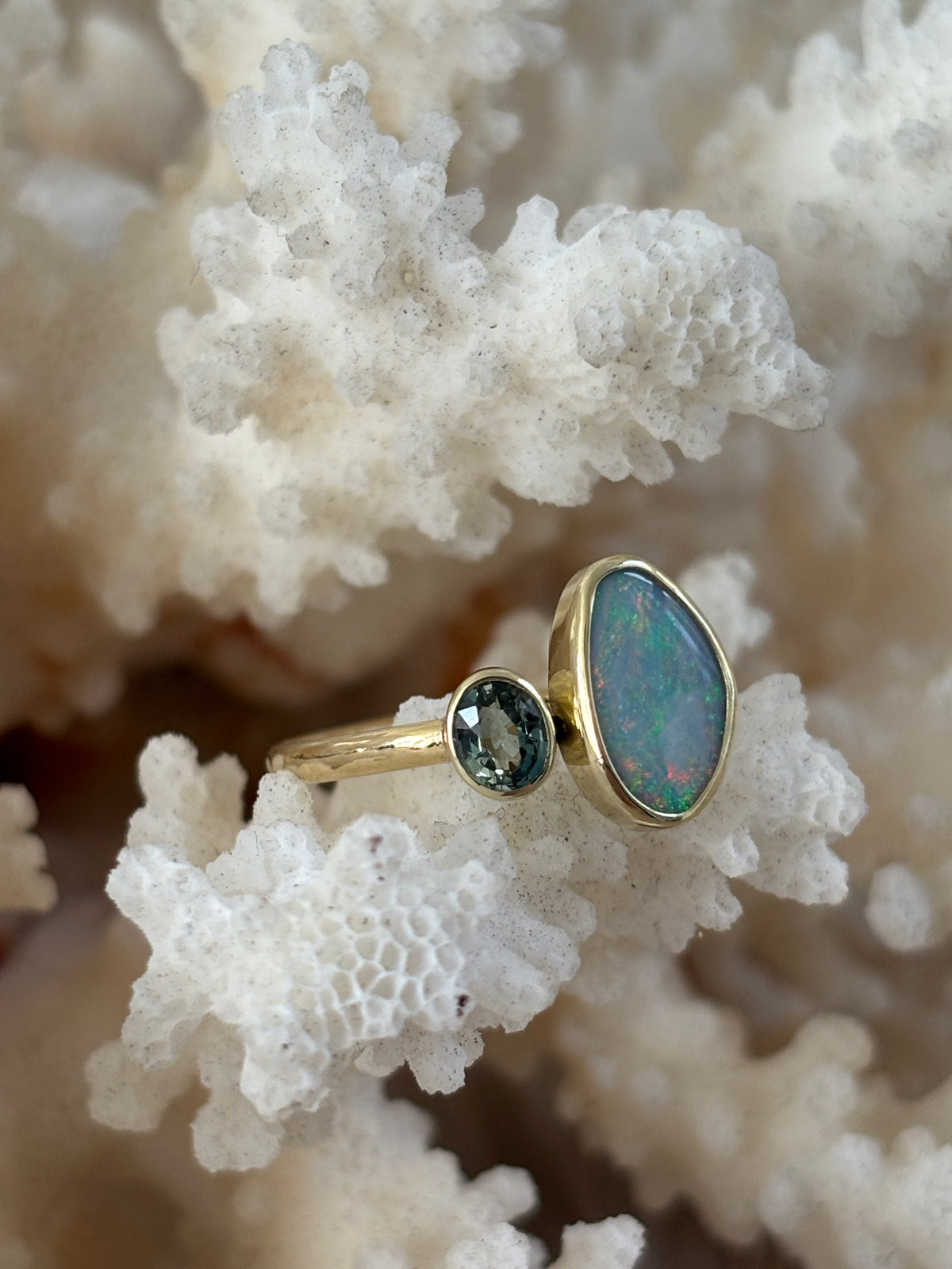 Opaal Saffier Ring