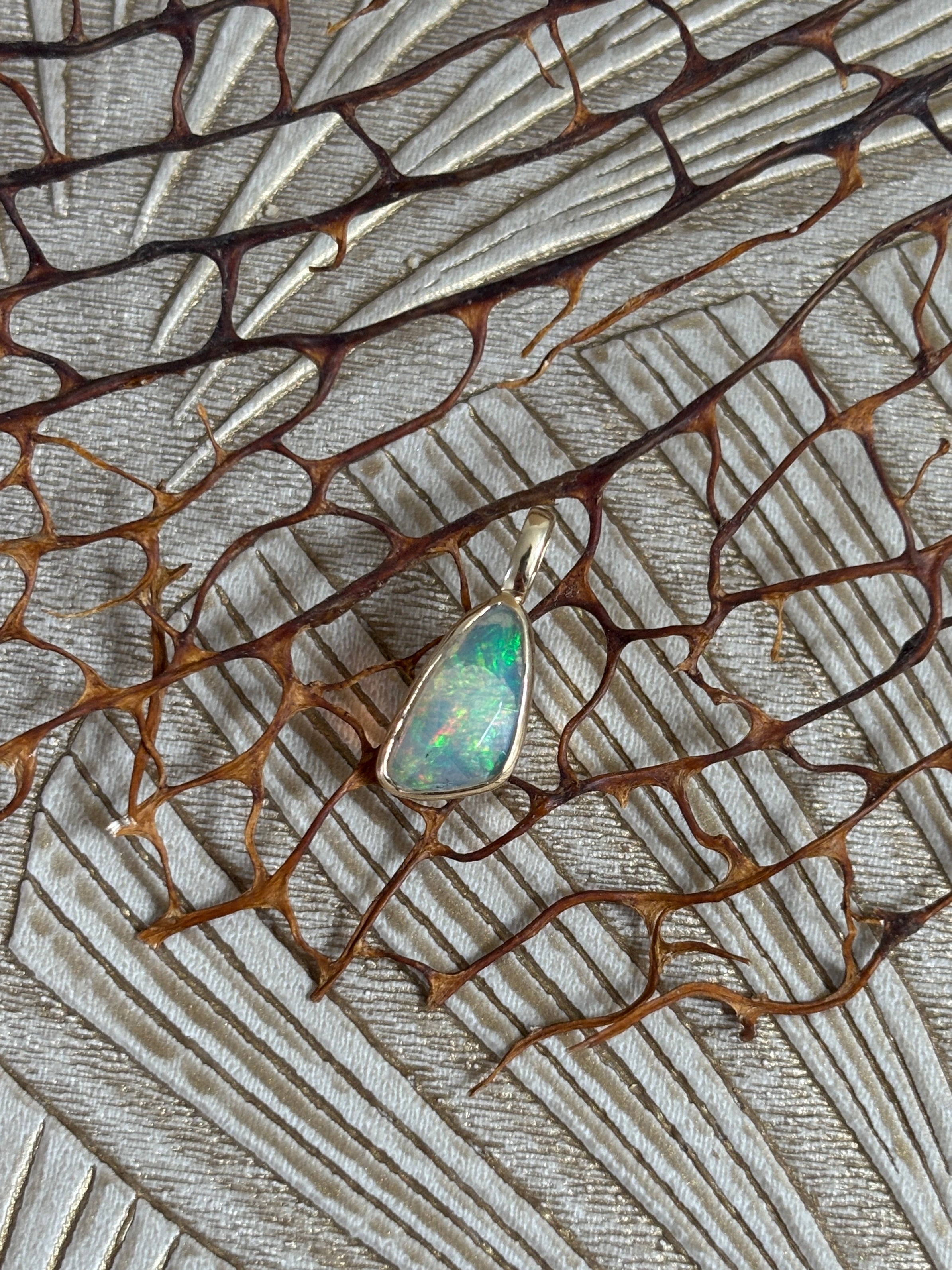 Opaal Hanger