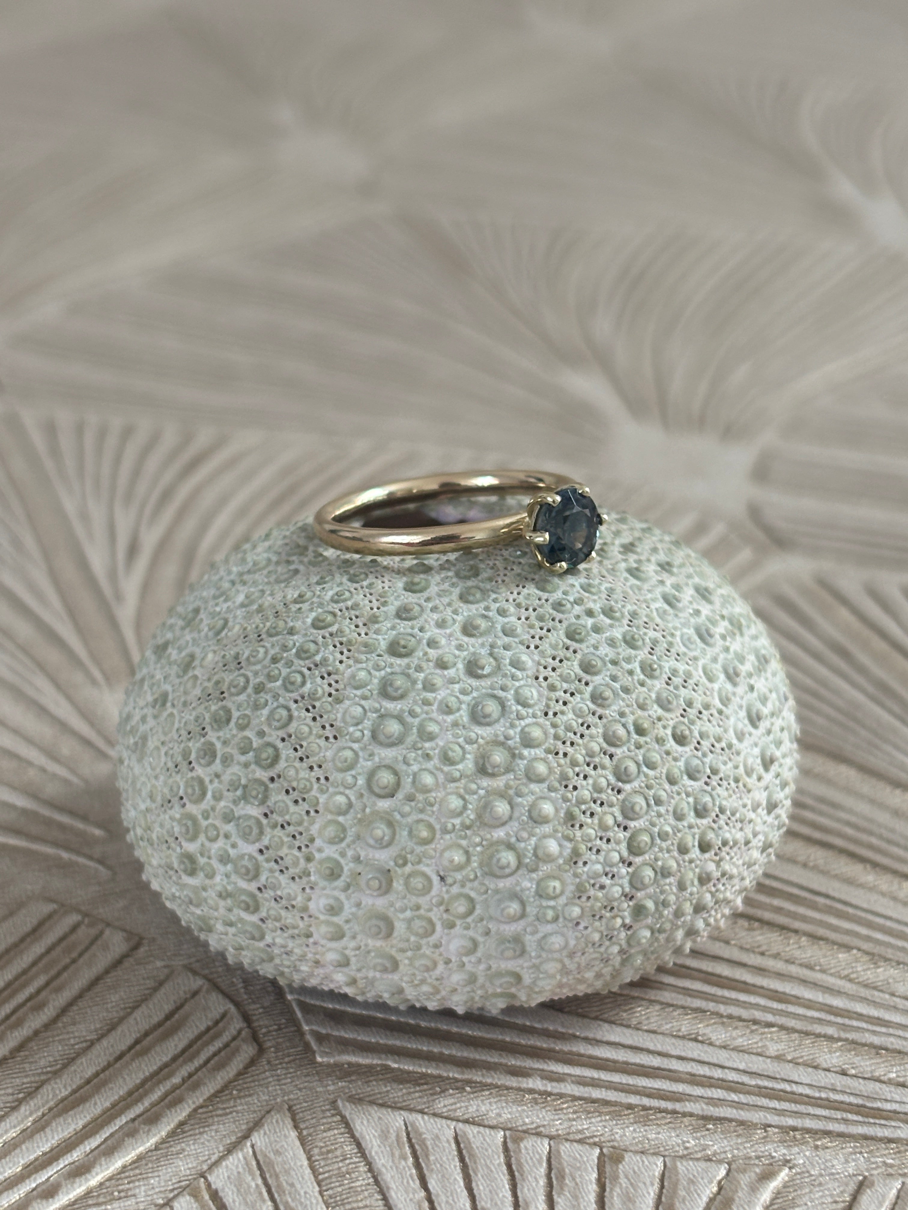 Solitiar Spinel Ring