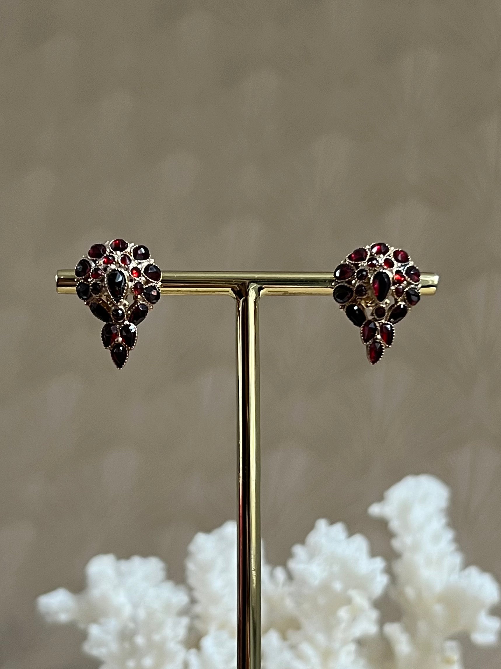 Granaat Rozet Oorbellen