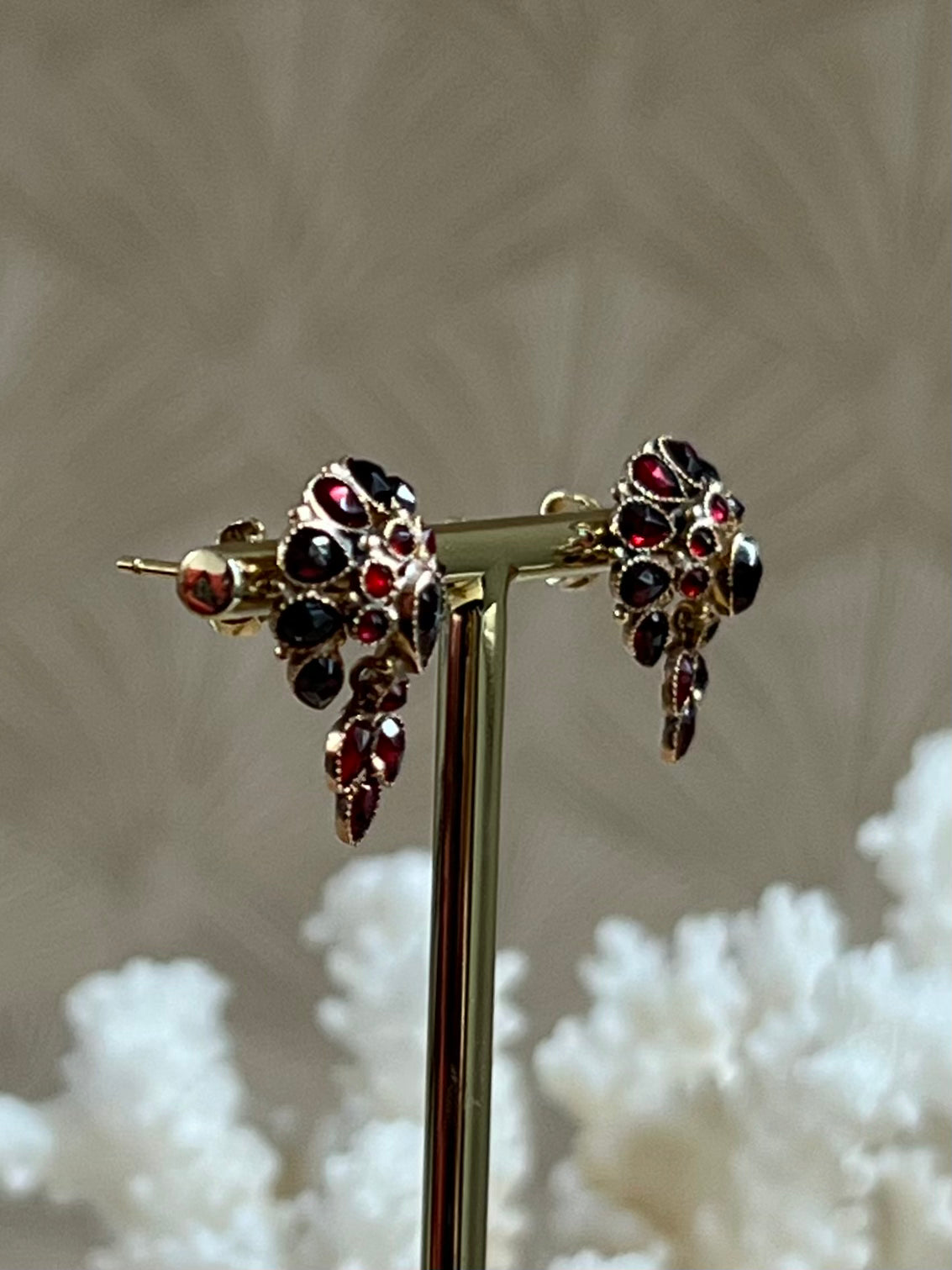 Granaat Rozet Oorbellen