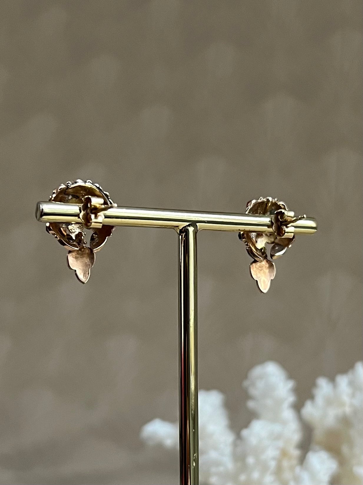 Granaat Rozet Oorbellen