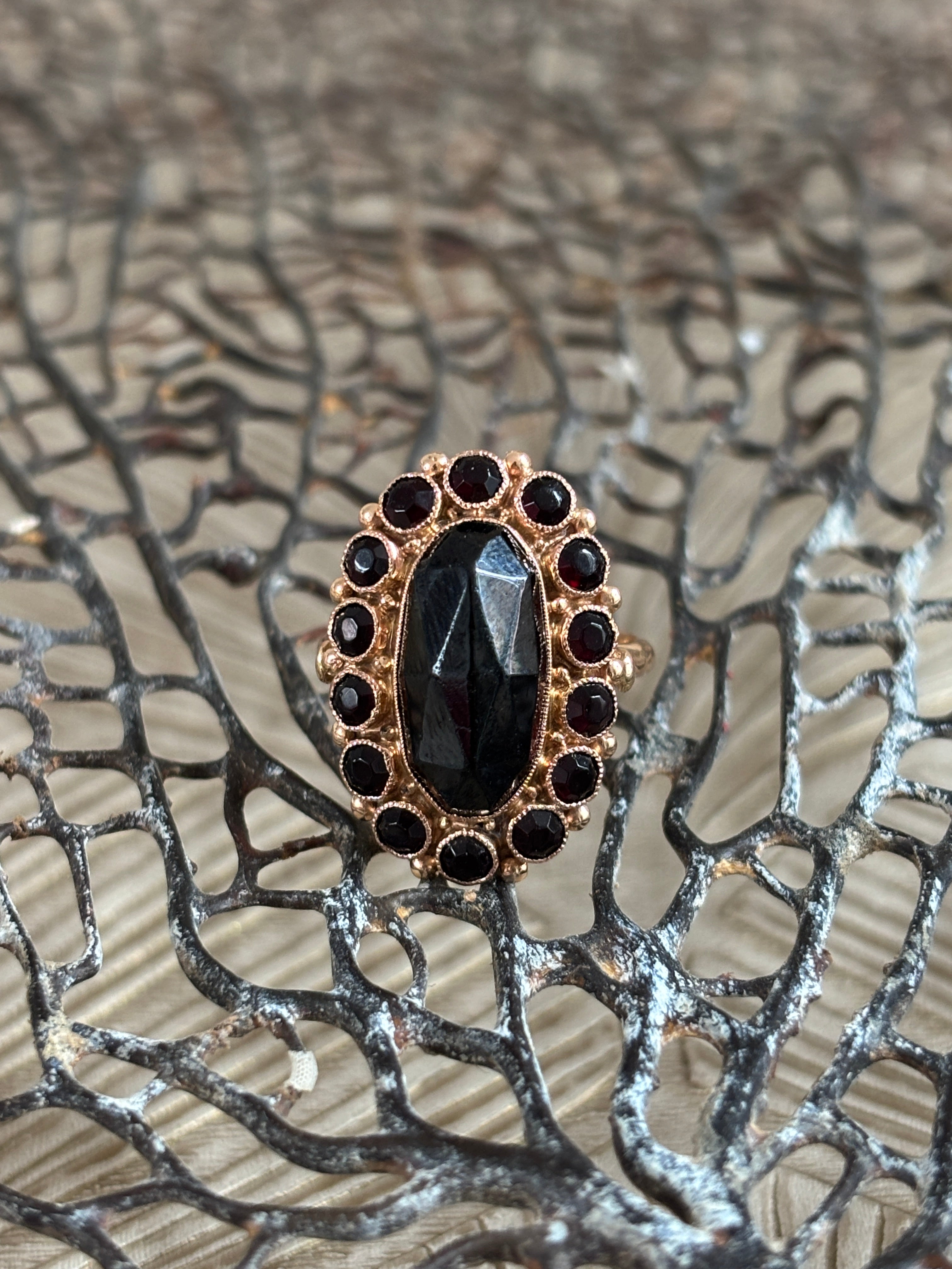 Vintage Granaat Entourage Ring