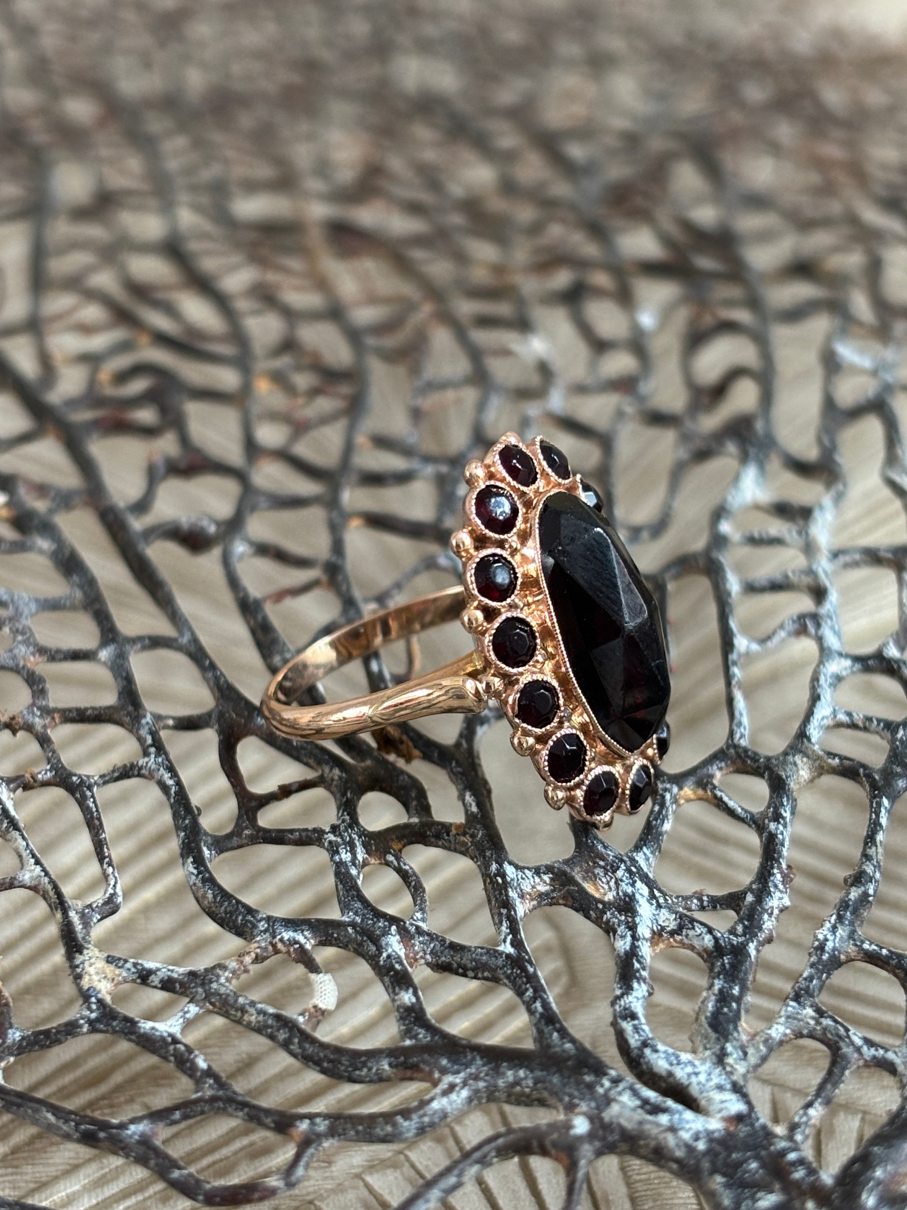 Vintage Granaat Entourage Ring