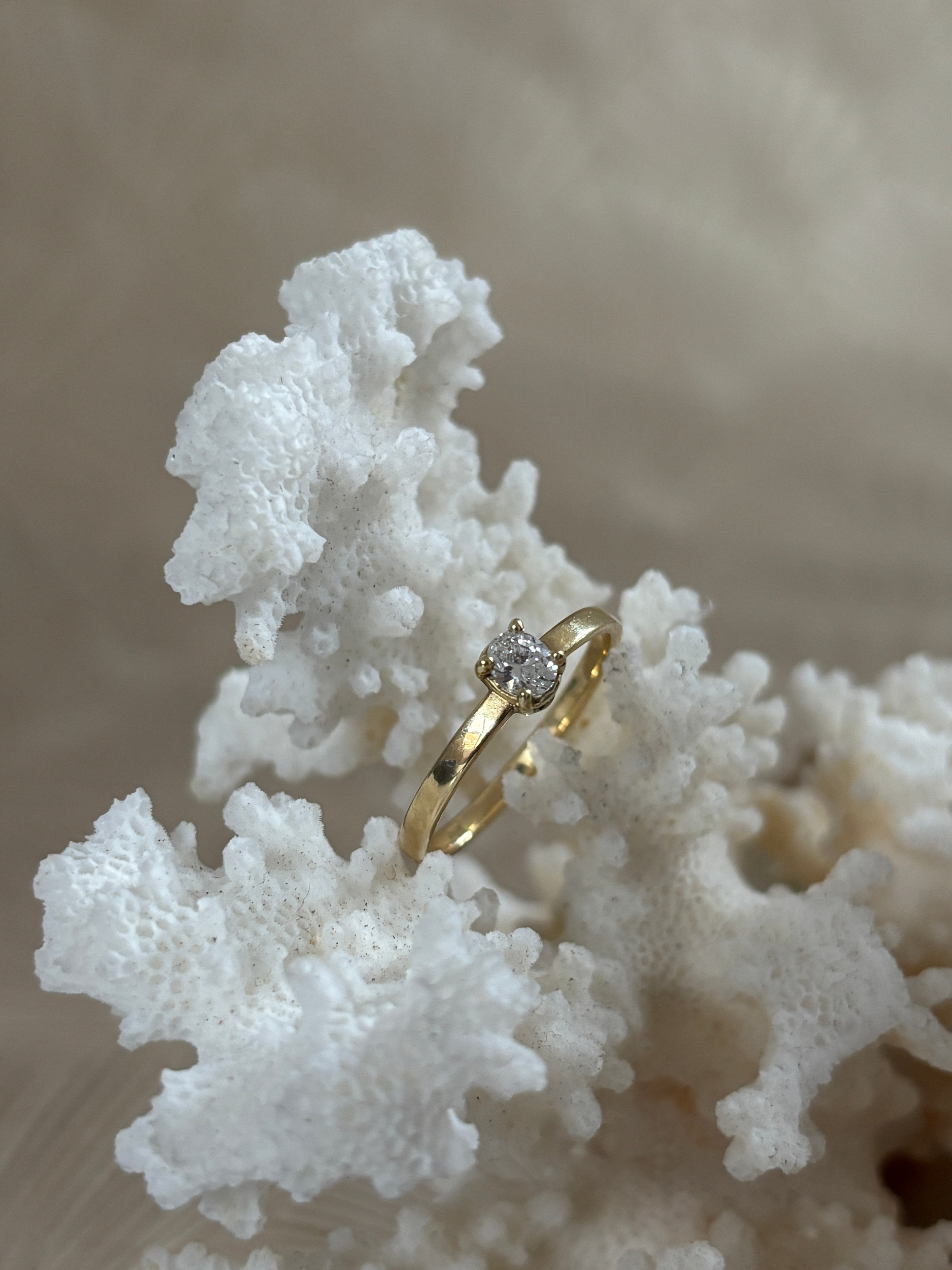 Ovaal Witte Diamant Solitair