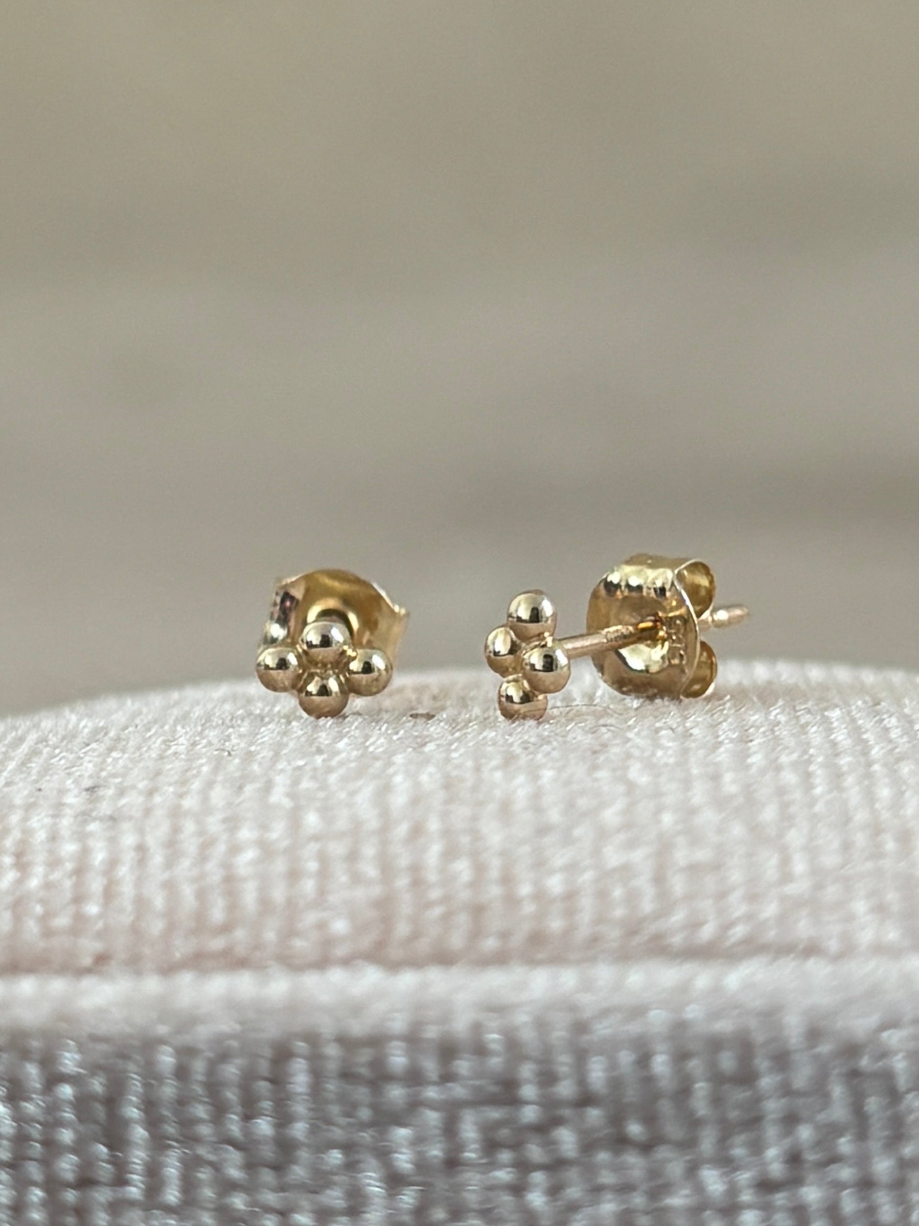 Balletjes Oorknoppen