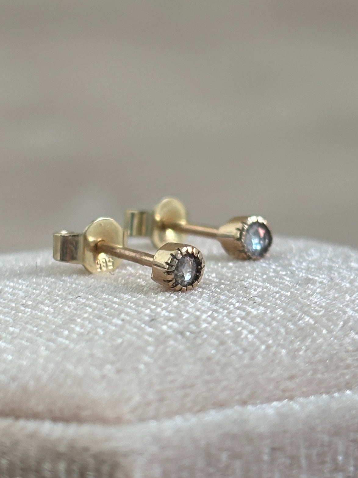 Grijze Diamant Oorknoppen