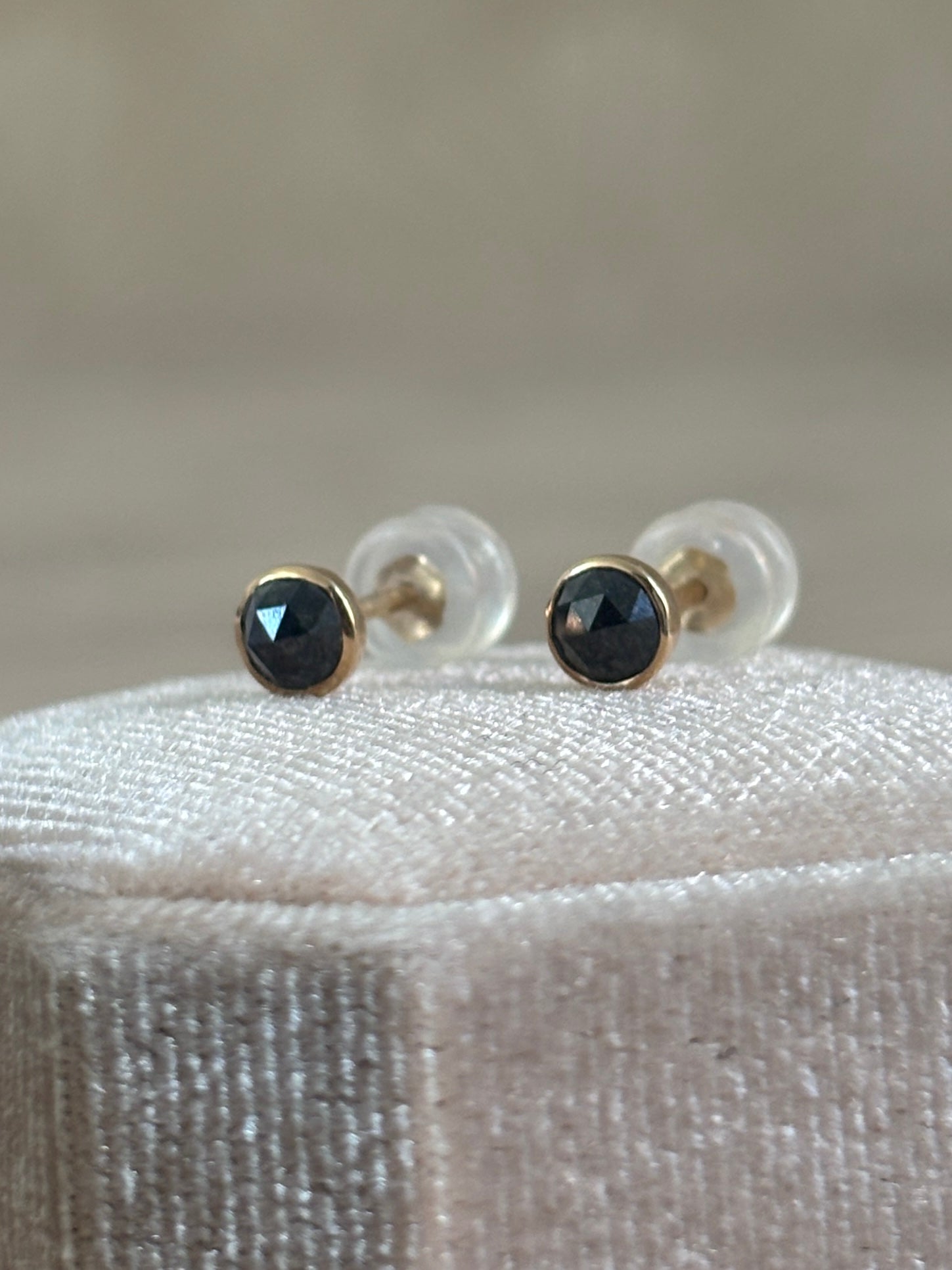 Zwarte Diamant Oorknoppen