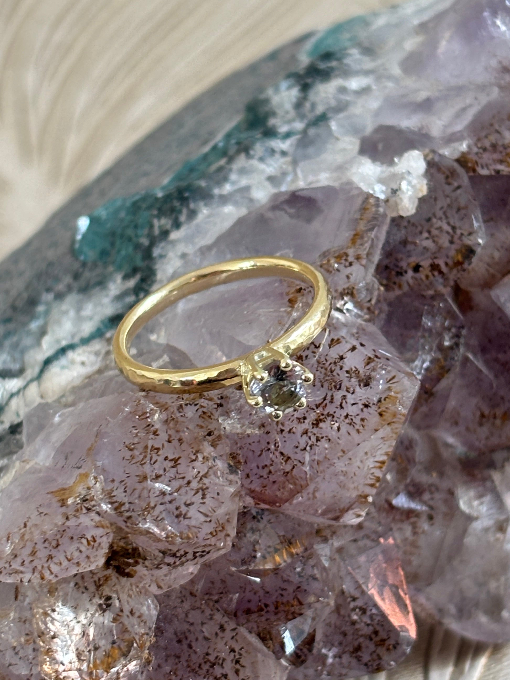 Tanzaniet Hamerslag Ring