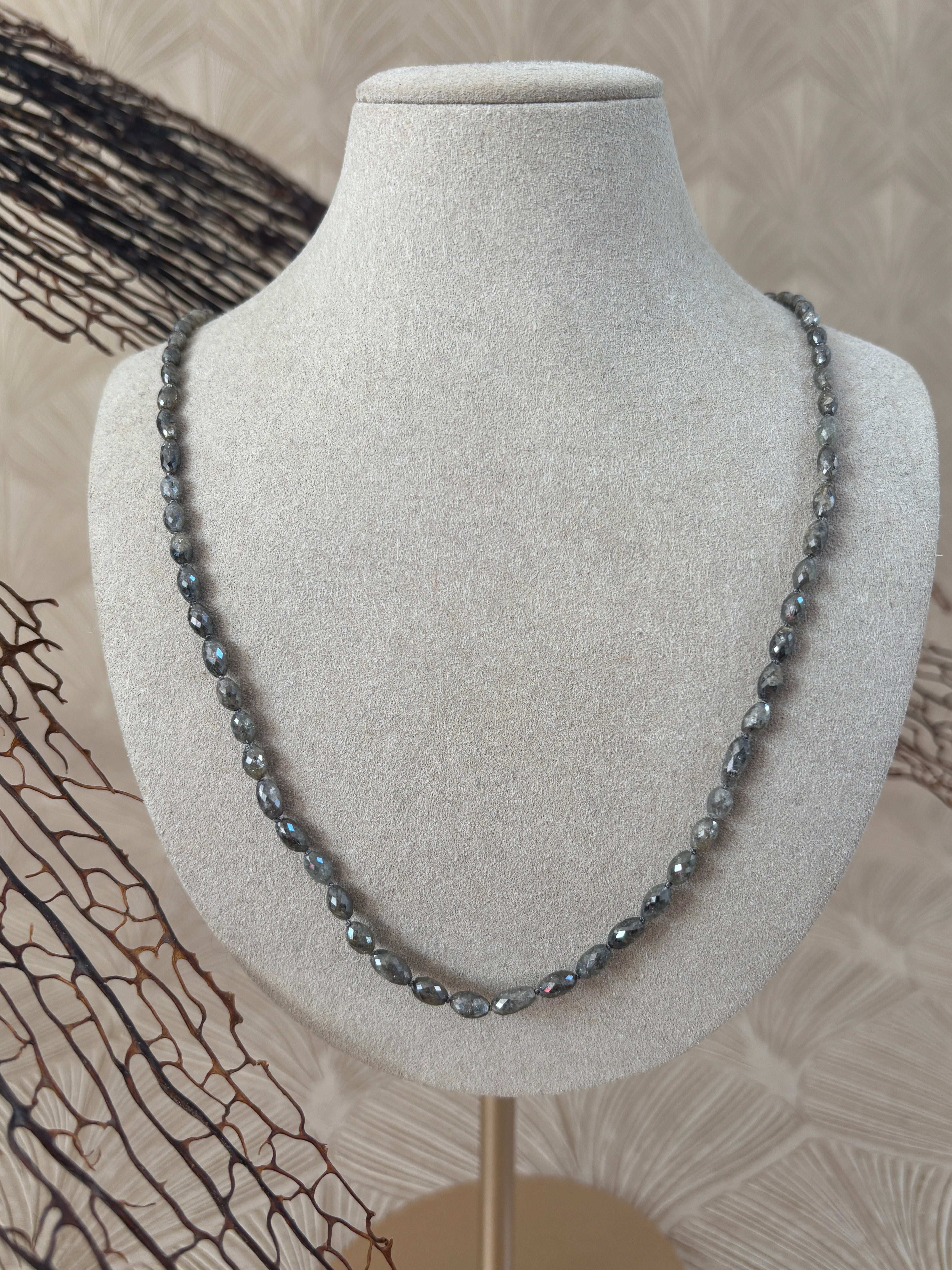 Grijze Diamant Olijf Ketting