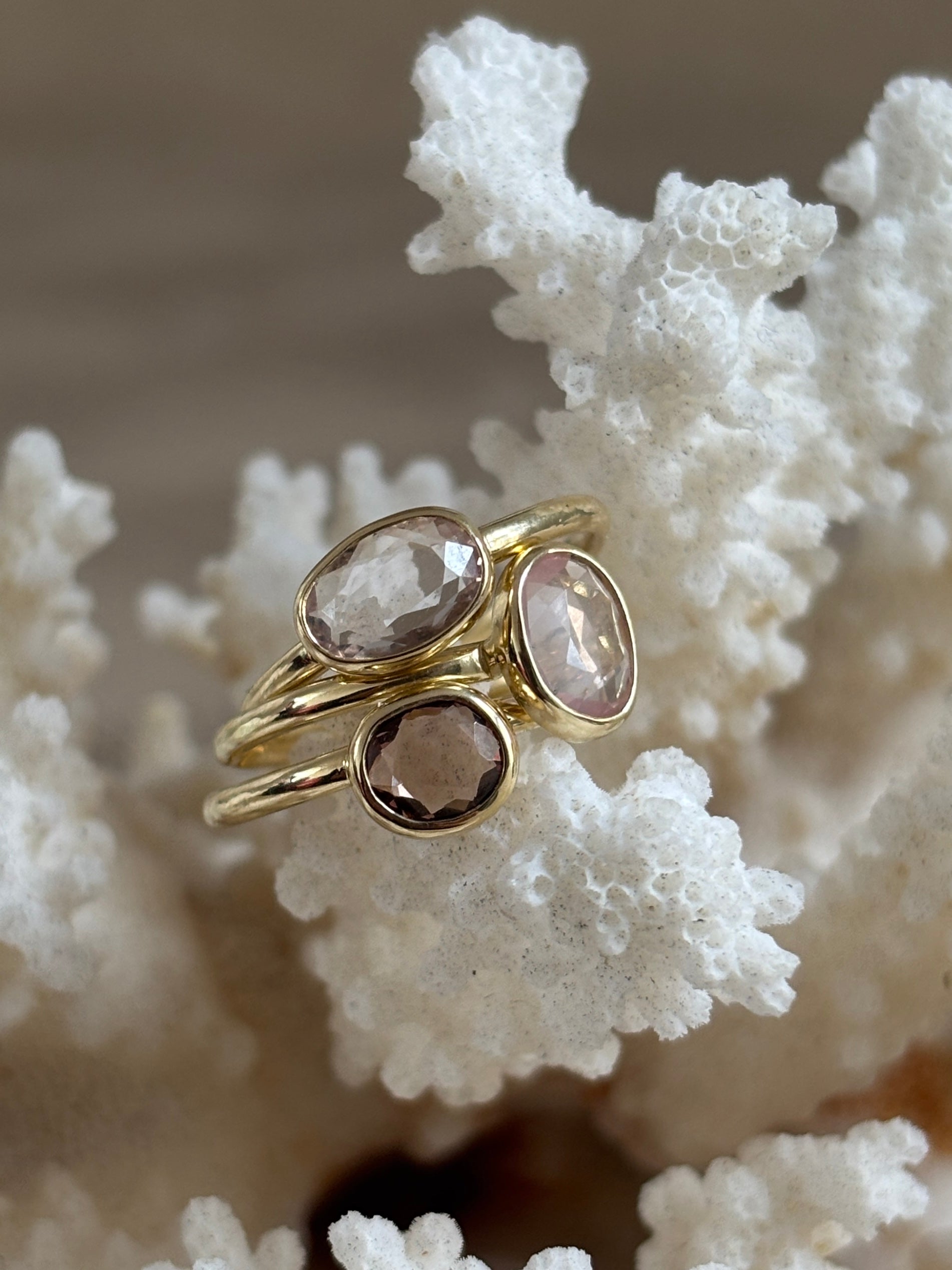 Granaat Tiny Ring