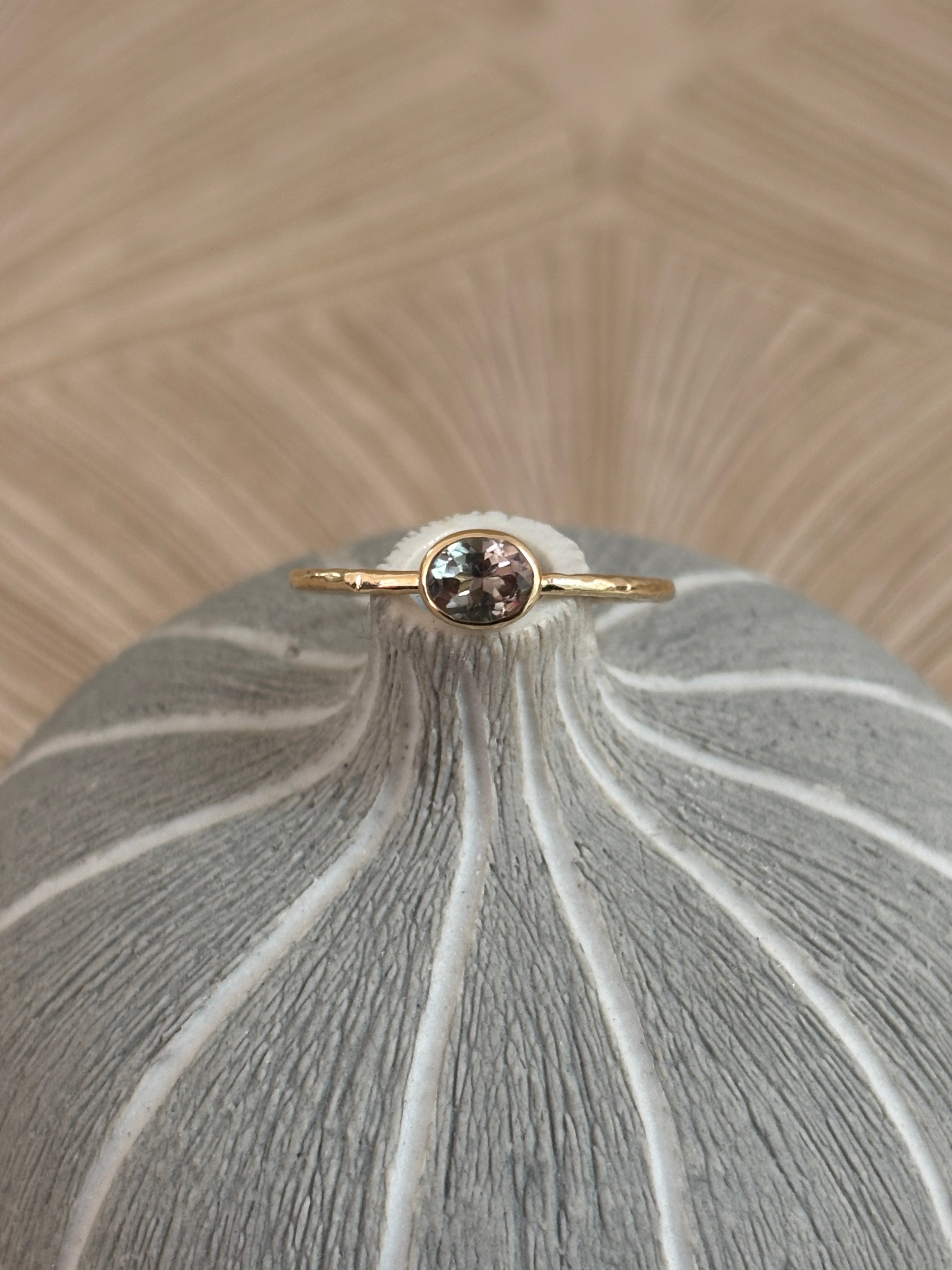 Blauw Grijze Toermalijn Hamerslag Ring