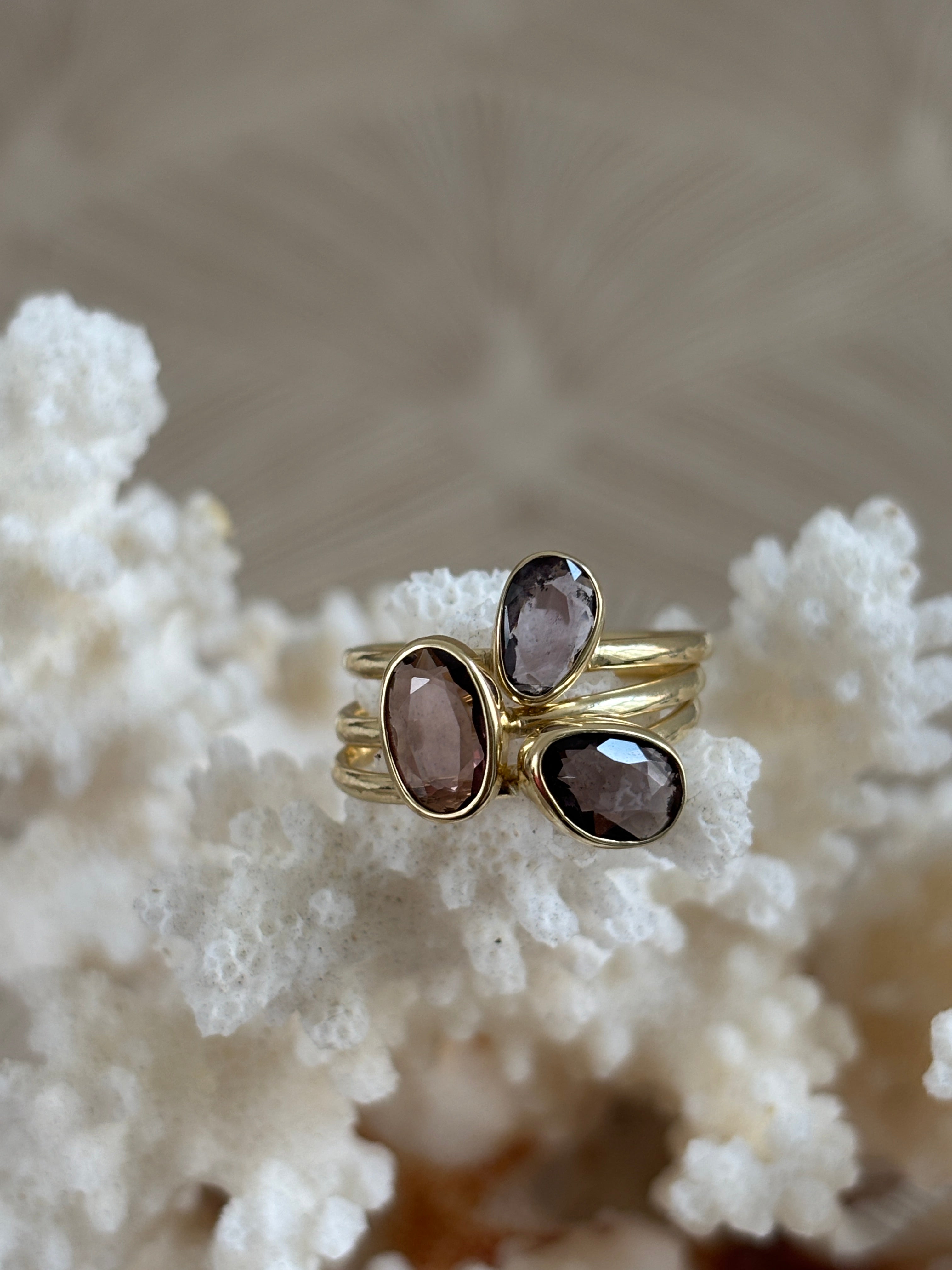 Tiny Spinel Ring Ovaal