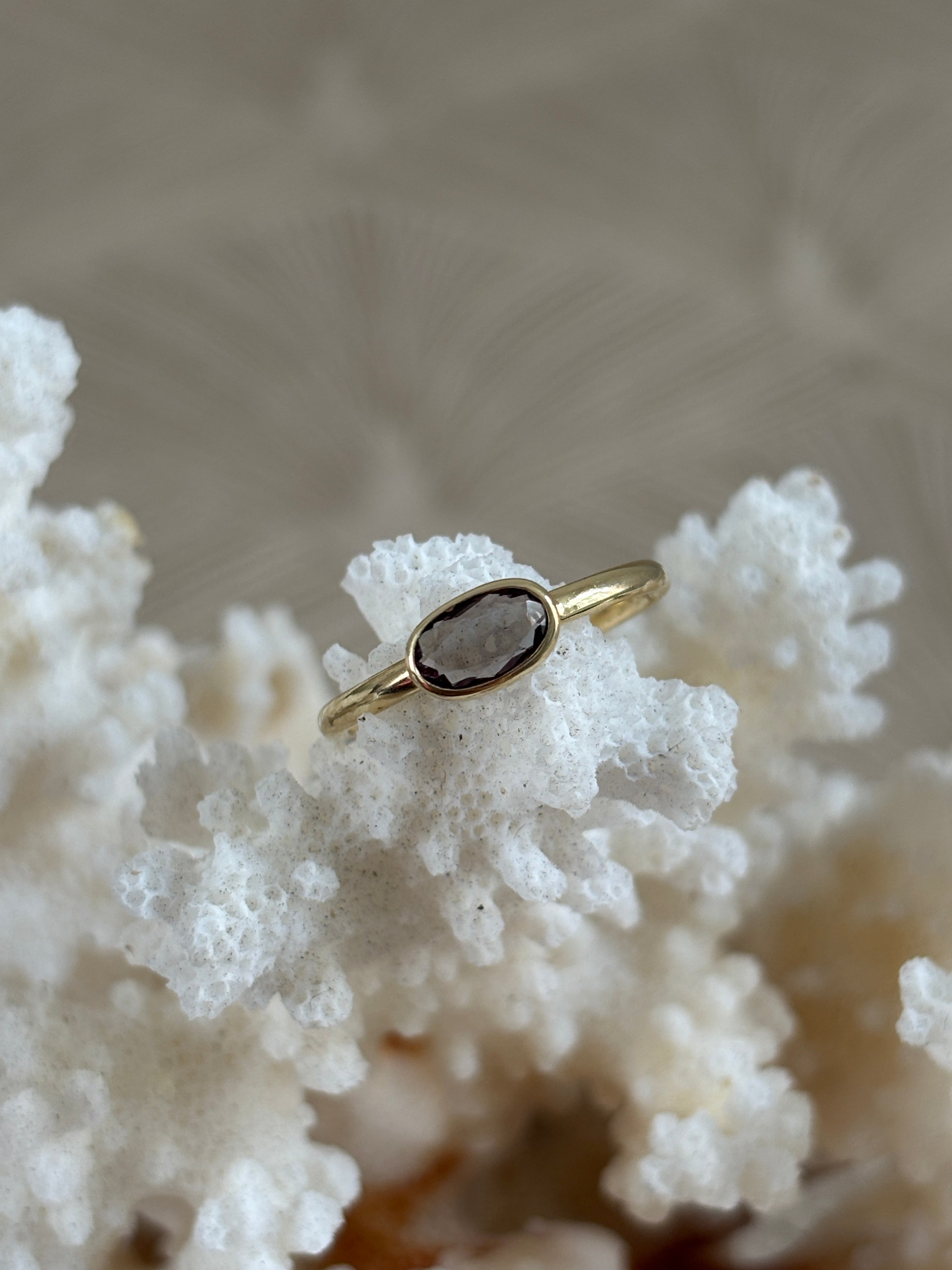 Granaat Dwars Tiny Ring