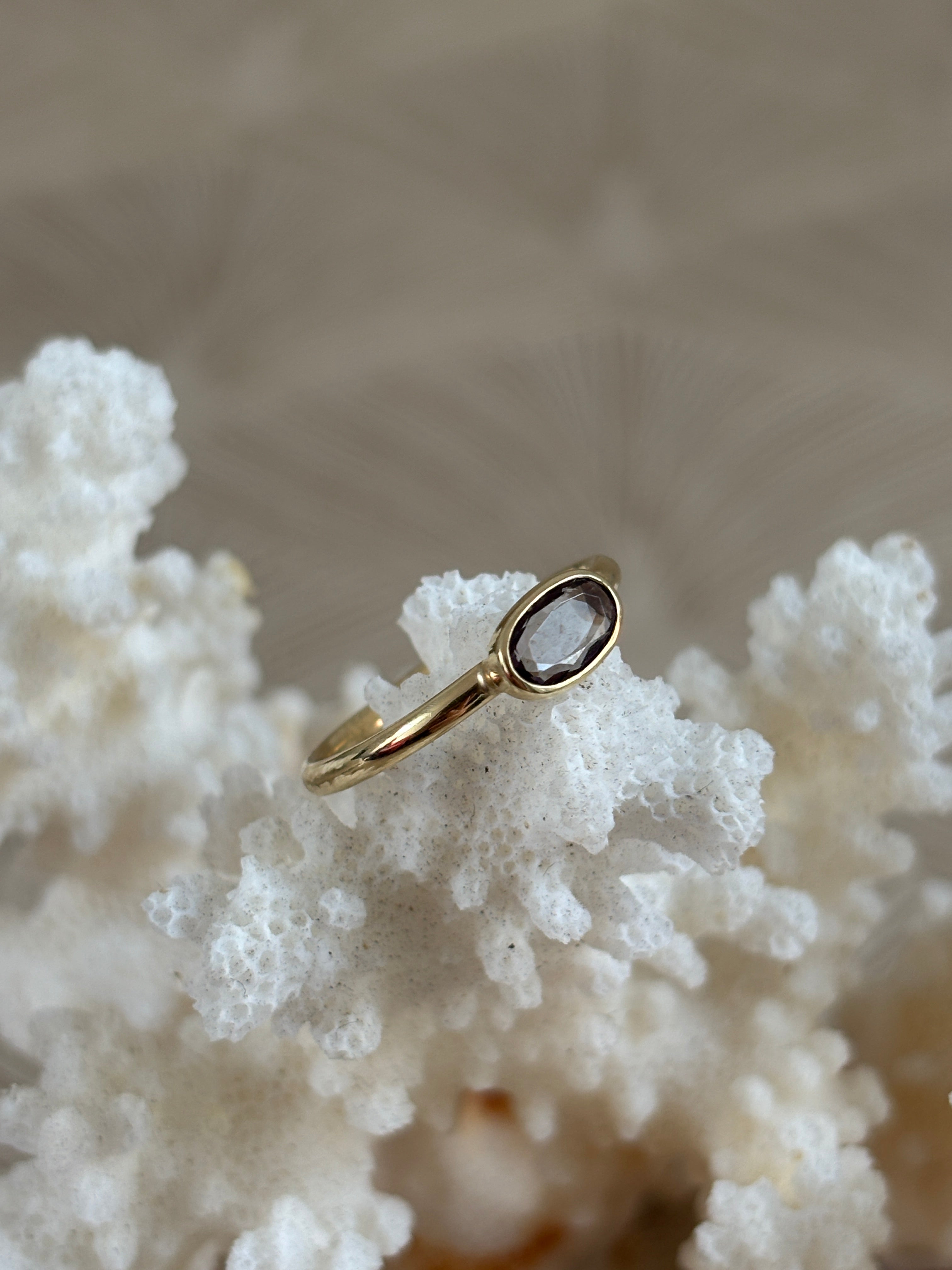 Granaat Dwars Tiny Ring