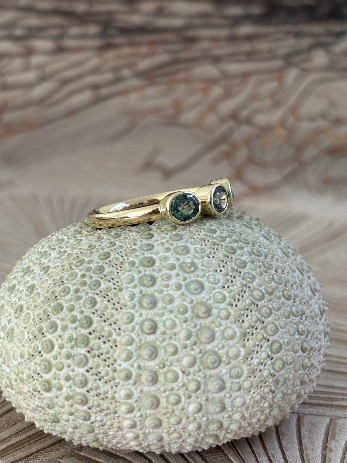 Drie Saffieren Ring
