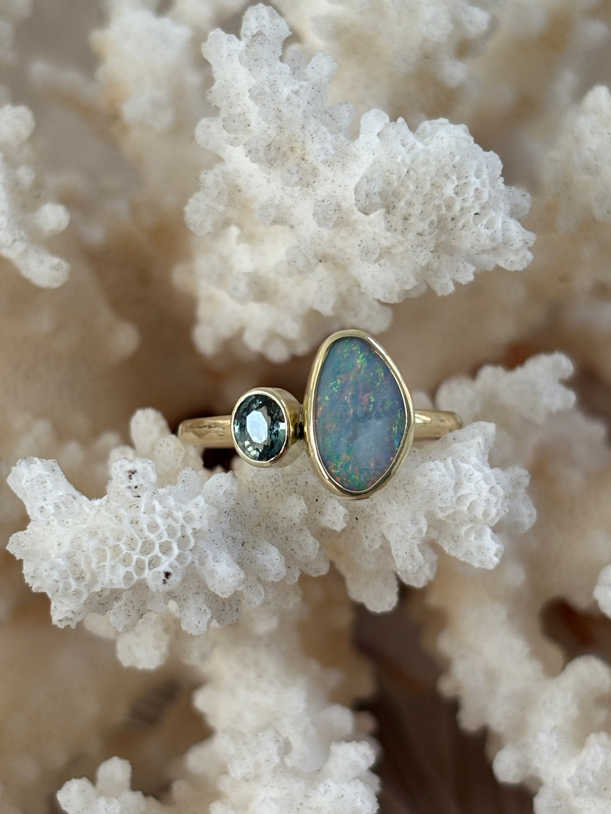 Opaal Saffier Ring