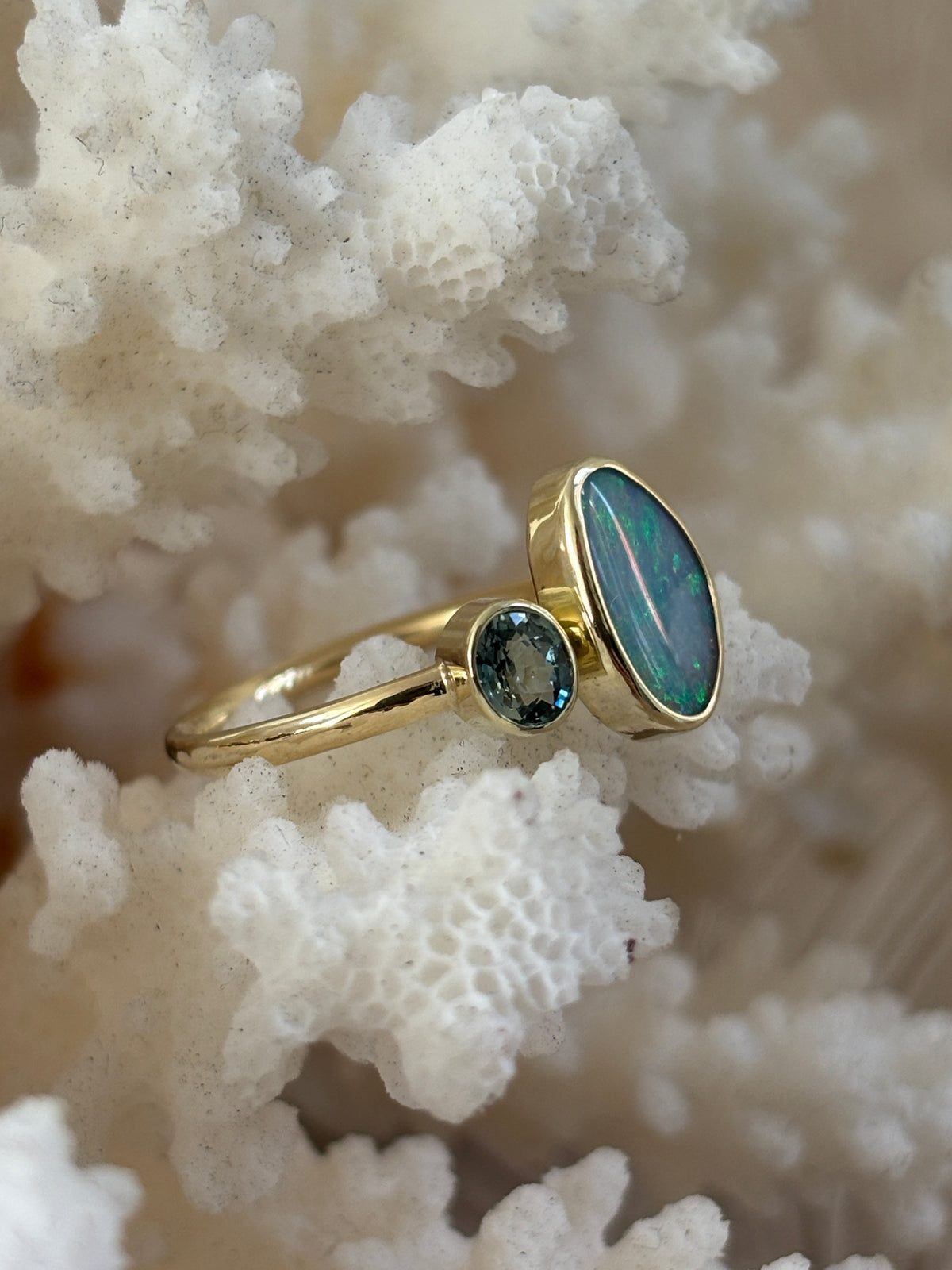 Opaal Saffier Ring